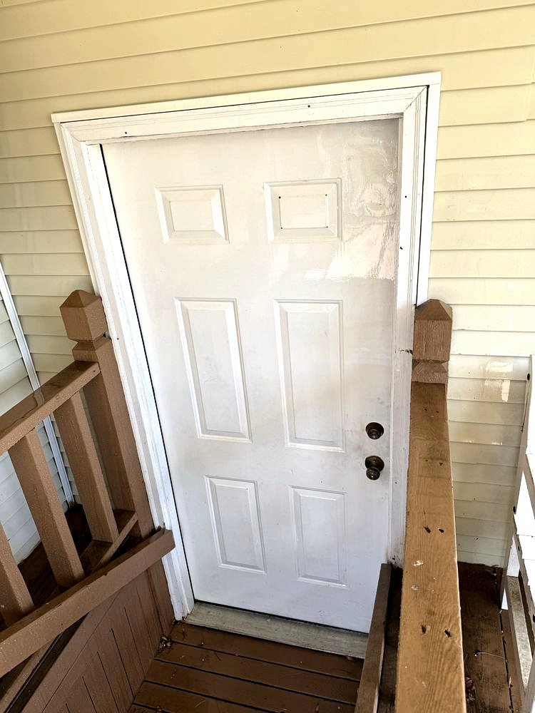 Front door after cleaning